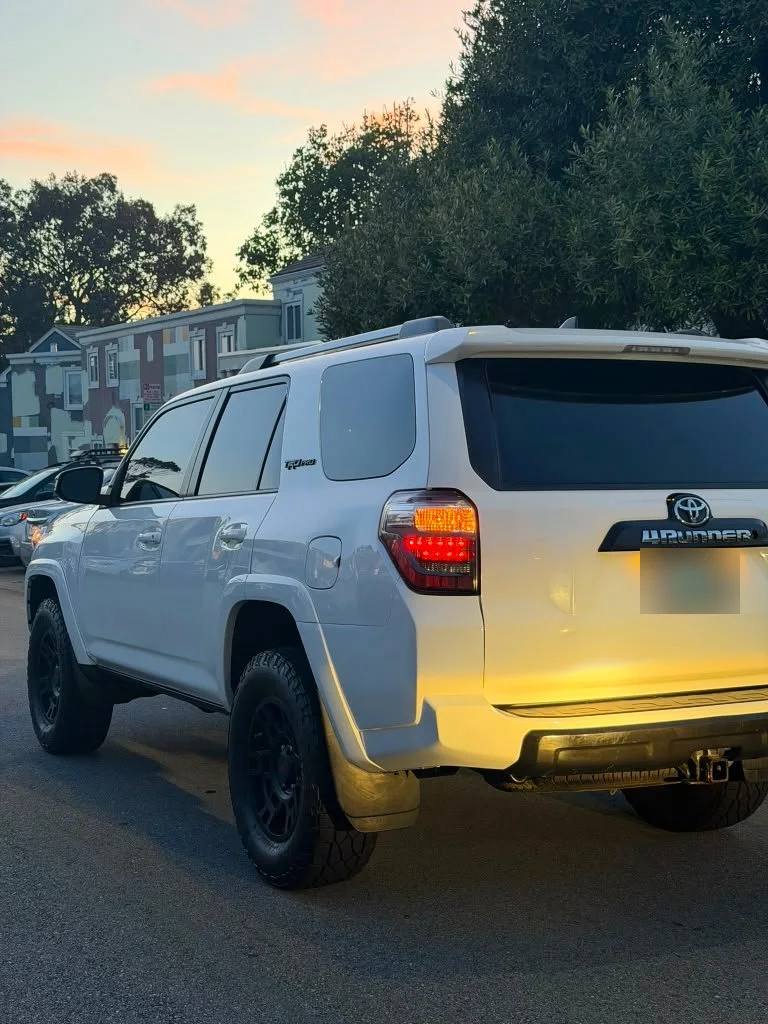 Toyota 4Runner polarizado por JR Tint